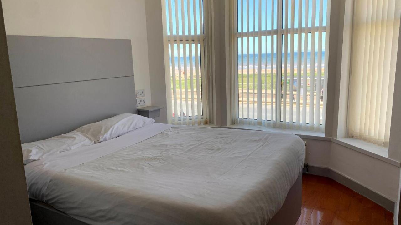 Skye Oceans Hotel Blackpool Buitenkant foto